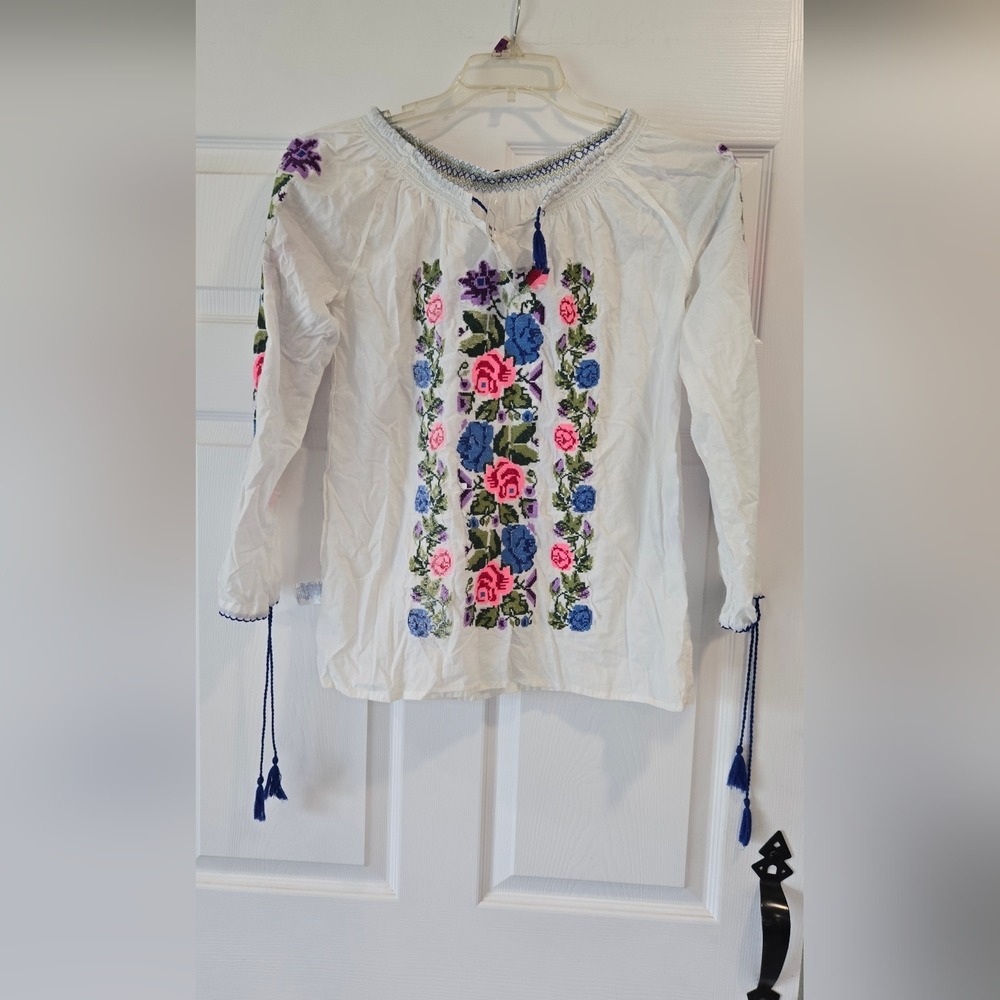 Durga White Floral Cross Stitch Embroidered Peasant Blouse T-1825 Tassel Top M